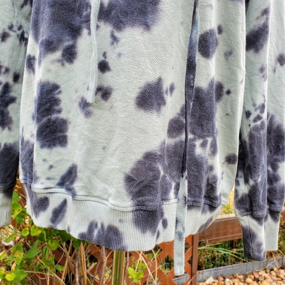 Jane and Delancey Blue Tie-Dye Hoodie Size Medium EUC - Picture 5 of 16